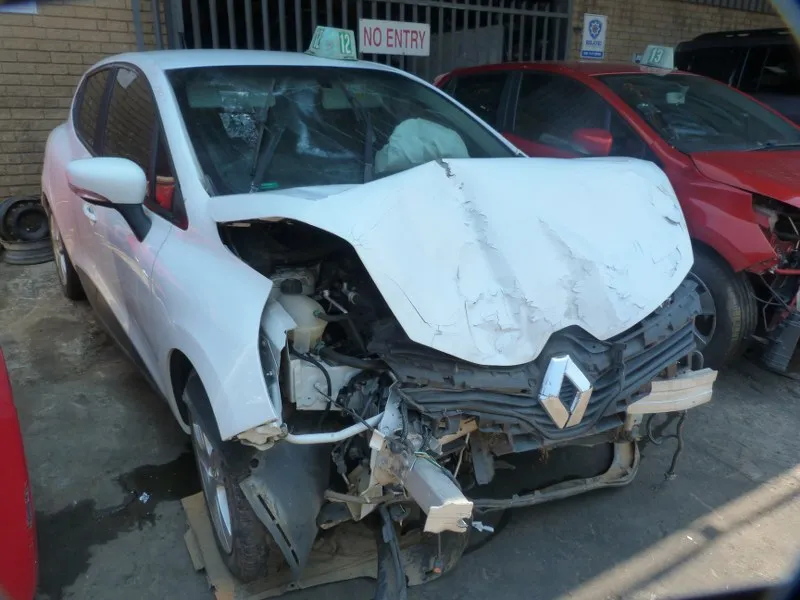 2019 Renault Clio H4BA view 3