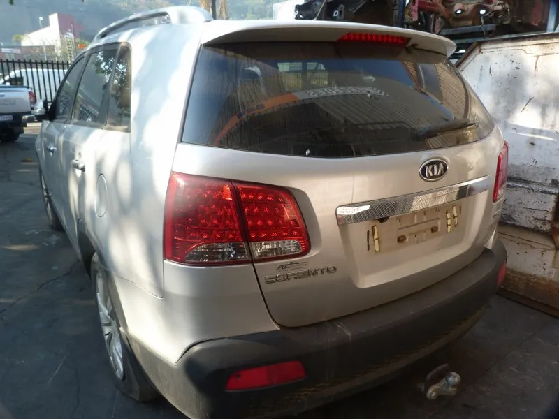 2011 Kia Sorento G4HB view 5
