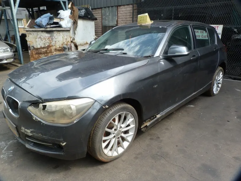 2011 BMW 1 Series N13 view 5