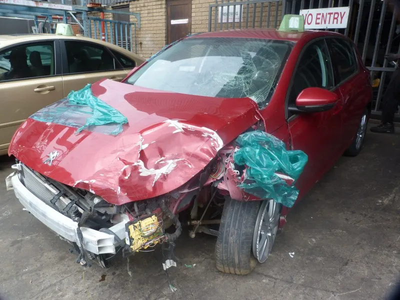 2016 Peugeot 308 10XV view 3