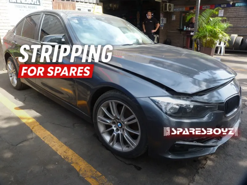 2014 BMW 3 Series view 2