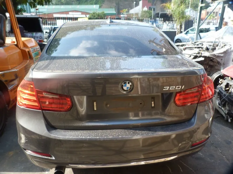 2012 BMW 3 Series N20 view 5