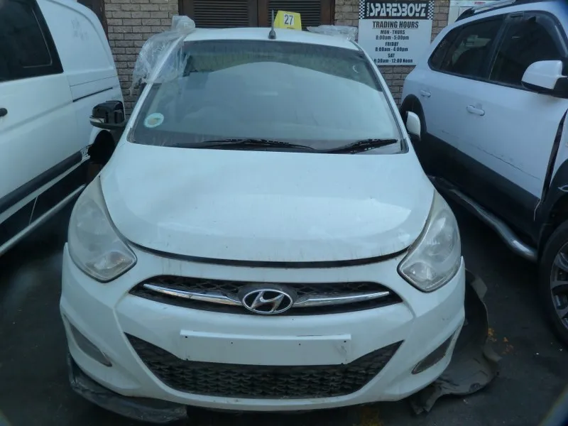 2013 Hyundai i10 G4LA view 2