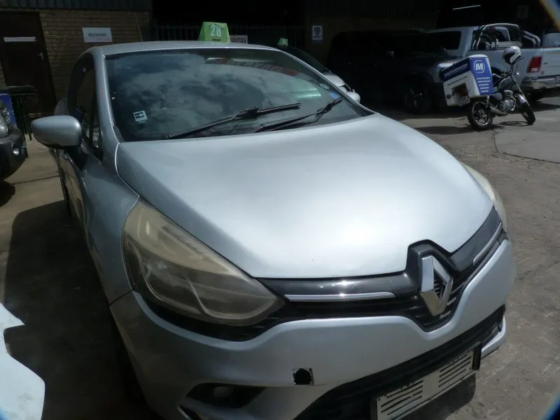 2017 Renault Clio  view 3