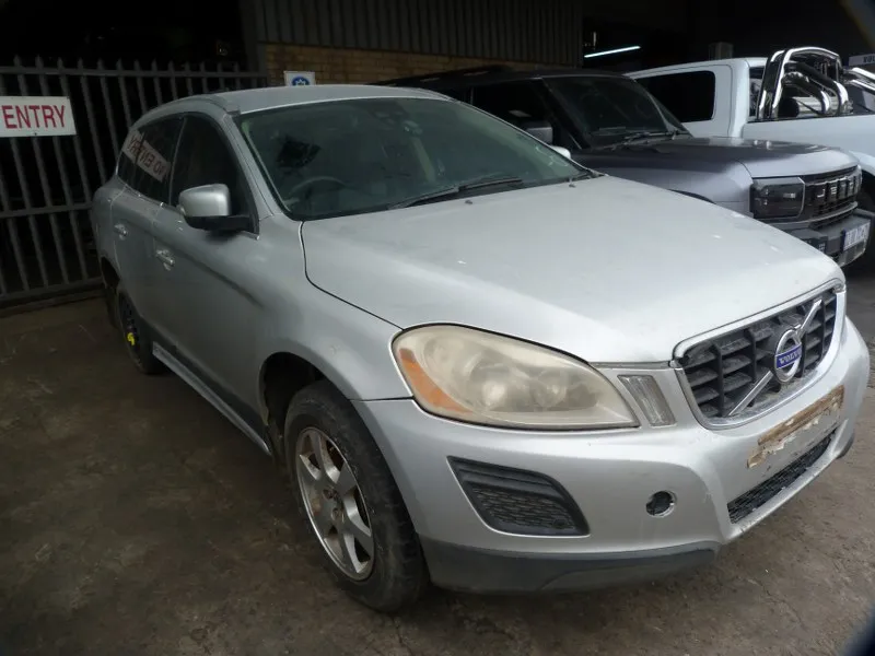 2011 Volvo XC60 B4204T view 3