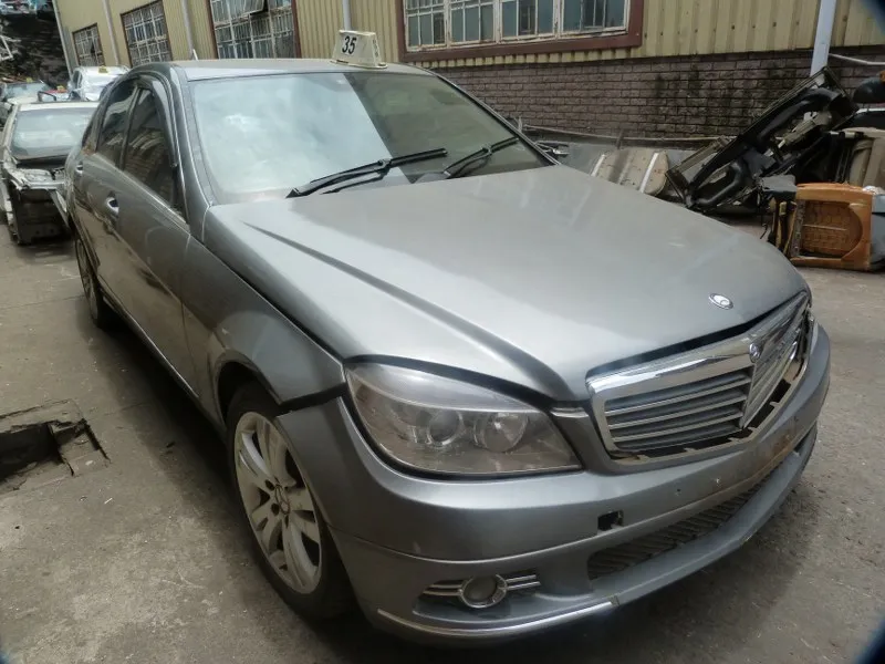 2009 Mercedes-Benz C-Class 271 view 3