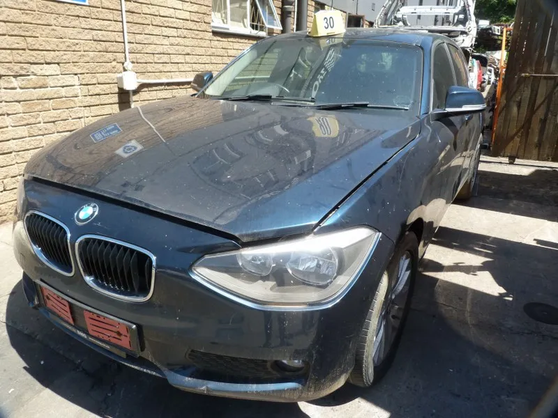 2013 BMW 1 Series N13 view 3