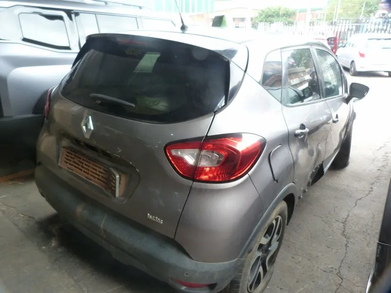 2015 Renault Captur H4BA view 7