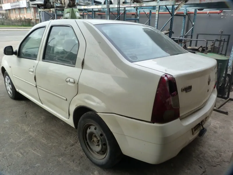 2010 Renault Logan K7M view 6