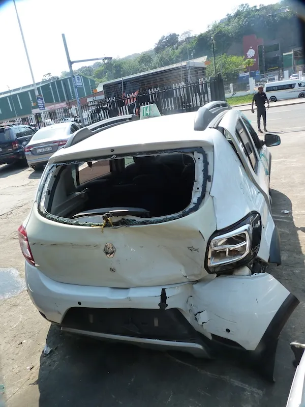 2015 Renault Sandero  view 5