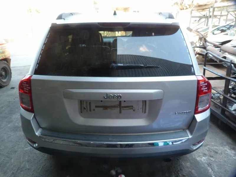 2012 Jeep Compass  view 5