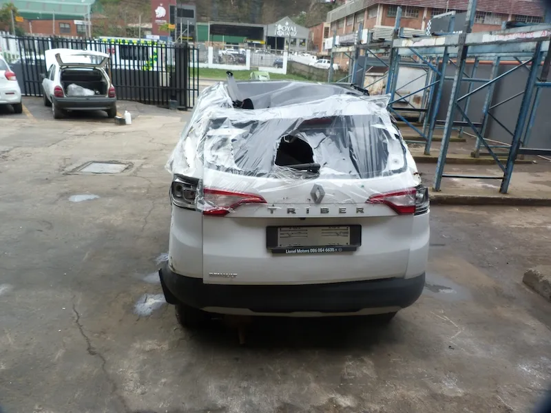 2022 Renault Triber B4DA view 4