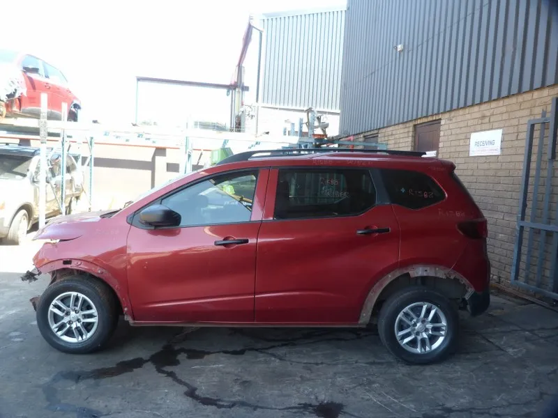 2021 Renault Triber B4DA view 5