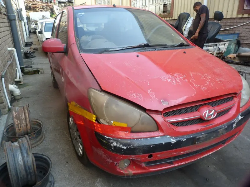 2010 Hyundai Getz G4EE view 3