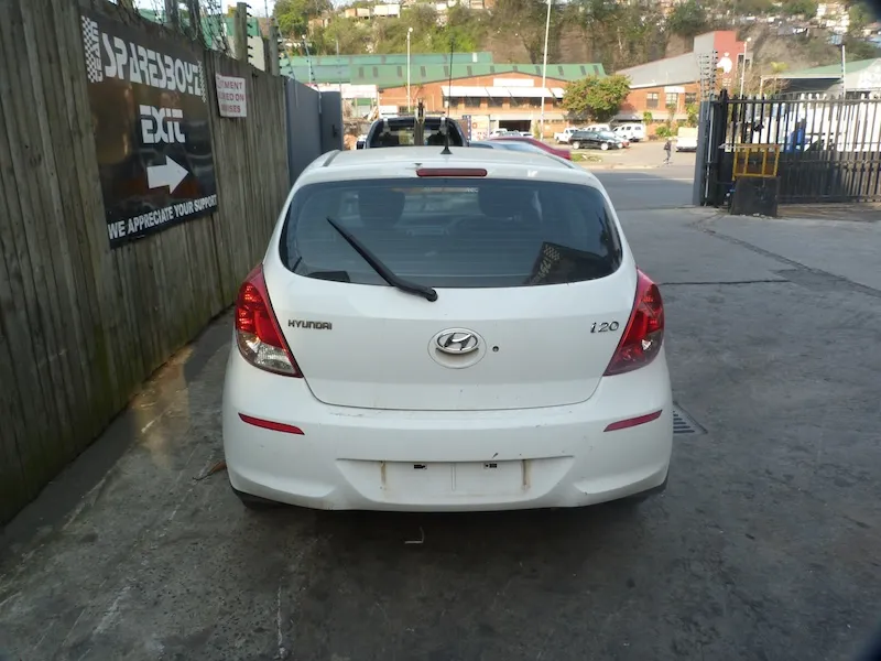 2013 Hyundai i20 G4LA view 4