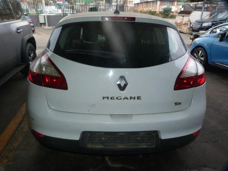 2012 Renault Megane H4J view 3
