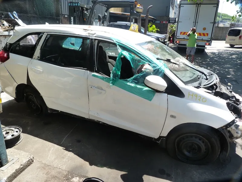 2015 Honda Mobilio L15Z1 view 5