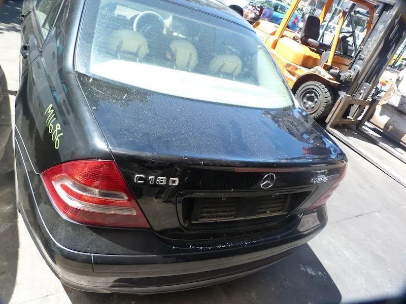 2004 Mercedes-Benz C-Class thumbnail 7