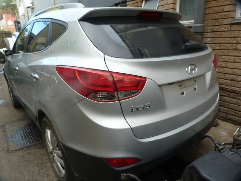 2011 Hyundai ix35 G4KE view 5