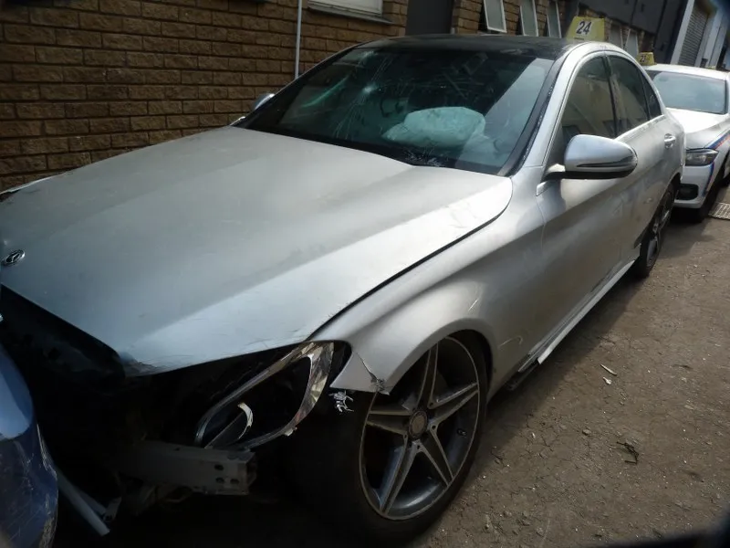 2017 Mercedes-Benz C-Class 274 view 3