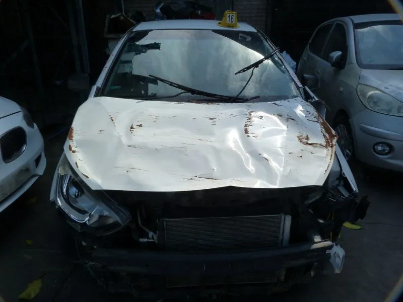2015 Hyundai i20 G4LA view 2