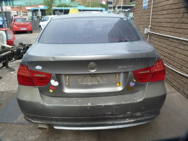 2009 BMW 3 Series N46N view 5