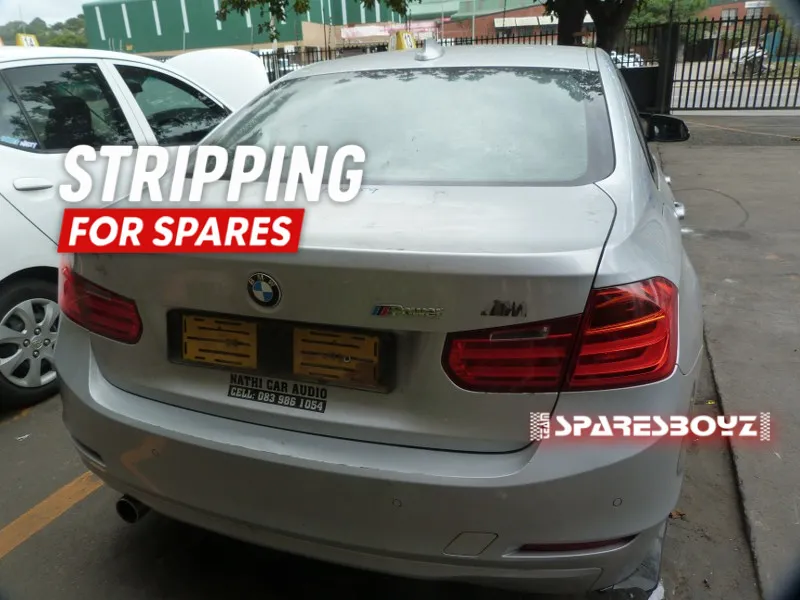 2015 BMW 3 Series view 5