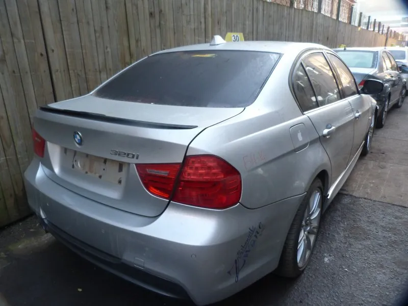 2011 BMW 3 Series N46N view 4