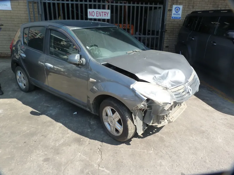 2012 Renault Sandero thumbnail 2