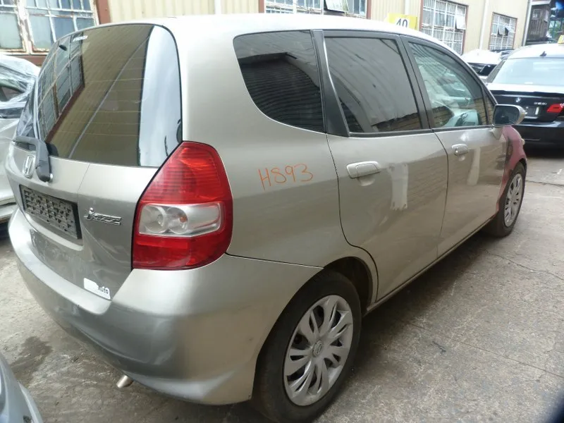 2005 Honda Jazz L13A1 view 5