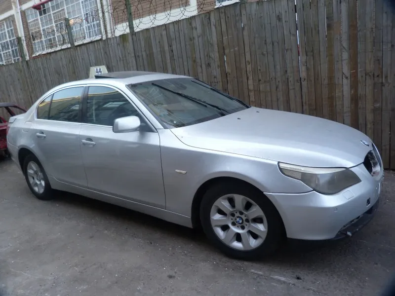2004 BMW 5 Series M54 view 4