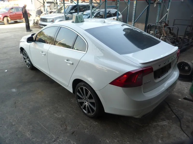 2016 Volvo S60 thumbnail 6