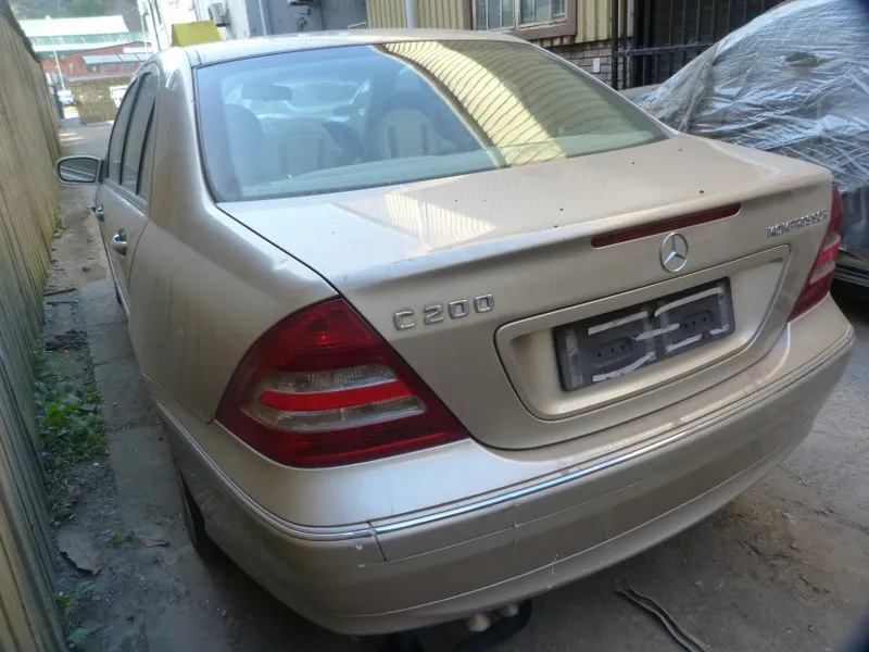 2005 Mercedes-Benz C-Class view 6