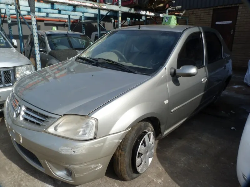 2009 Renault Logan K7M view 3