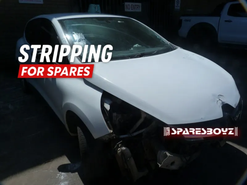 2013 Renault Clio H4BB view 2