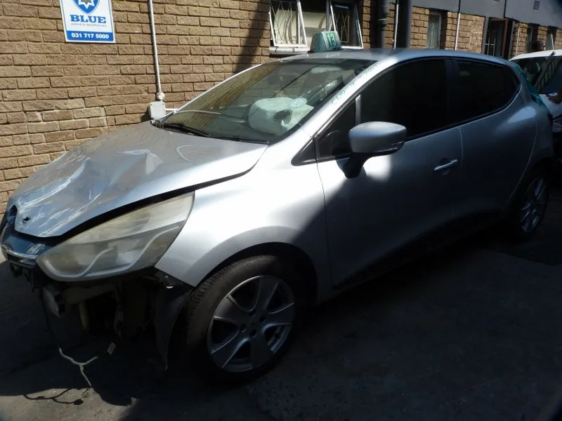 2015 Renault Clio  view 4