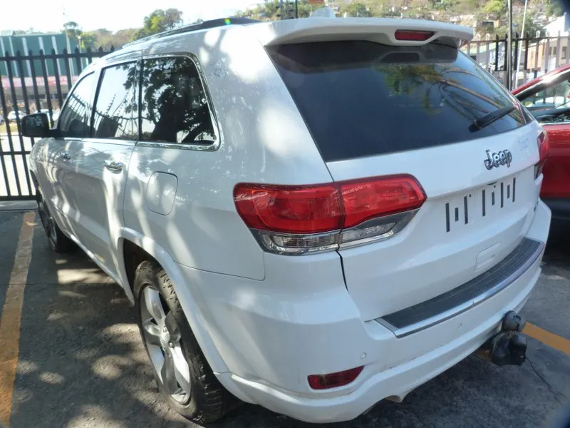 2014 Jeep Grand Cherokee view 3