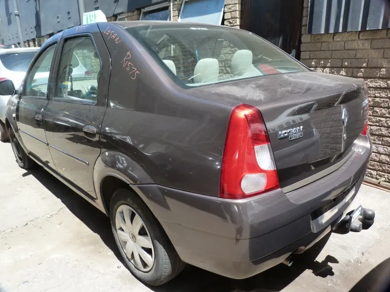 2010 Renault Logan K7M view 5