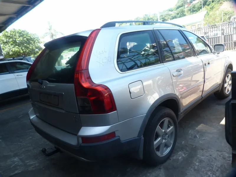 2008 Volvo XC90 D5244T view 8