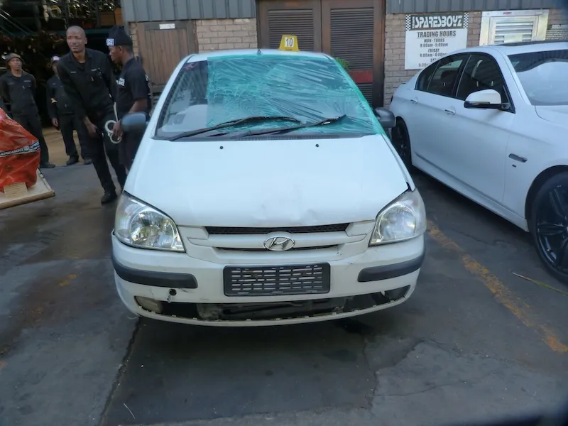 2004 Hyundai Getz G4EA view 3