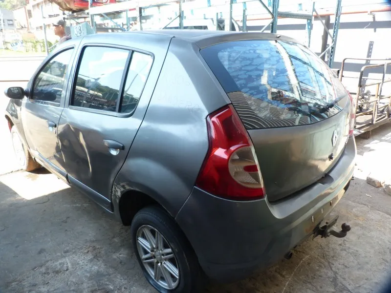 2011 Renault Sandero  view 7