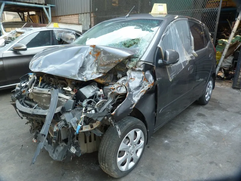 2011 Hyundai i10 G4LA view 3