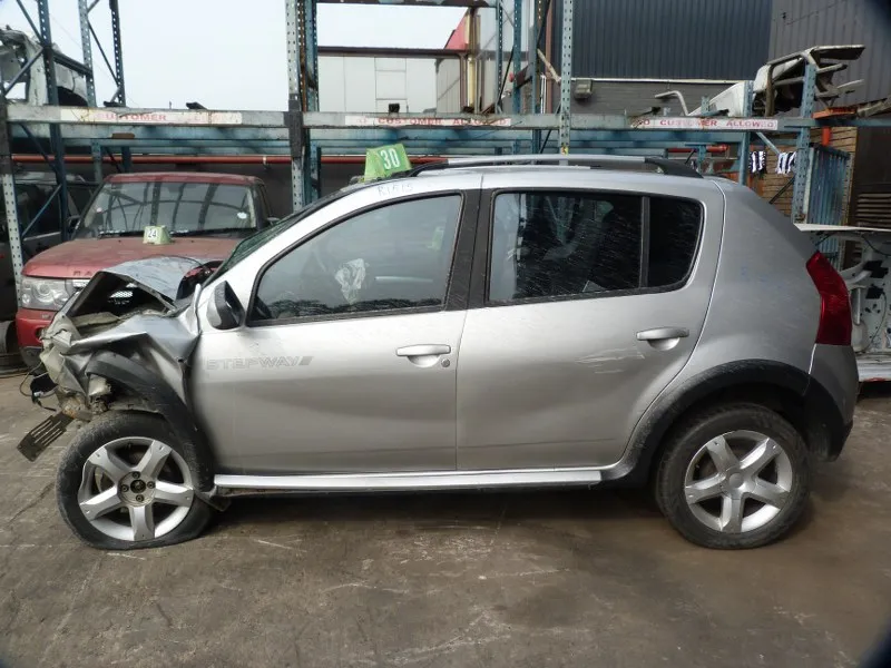 2012 Renault Sandero view 5