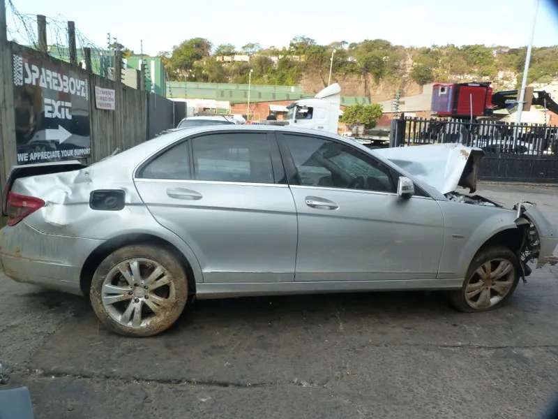 2010 Mercedes-Benz C-Class  view 5