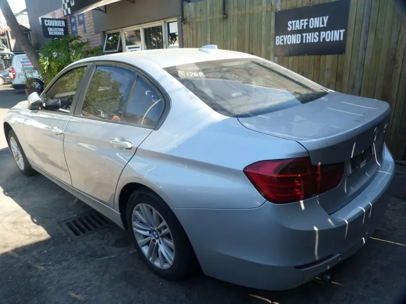 2012 BMW 3 Series N47N view 8