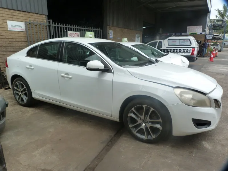 2011 Volvo S60 B4164B view 4