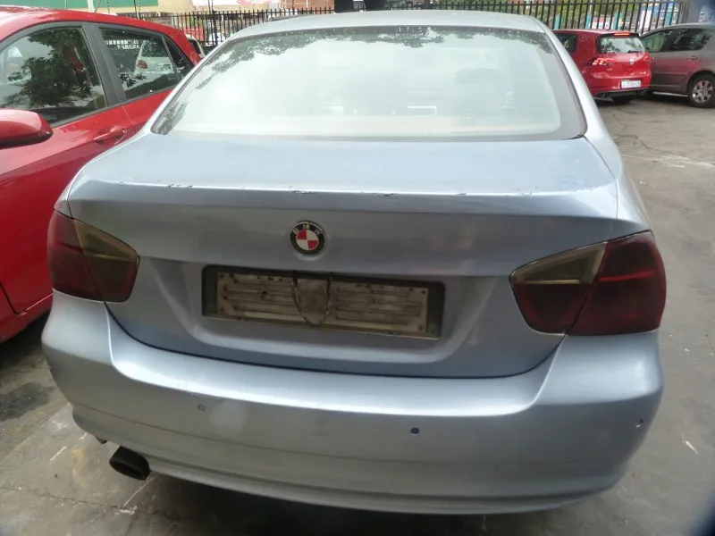 2011 BMW 3 Series N46 view 5