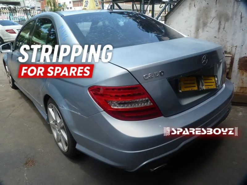 2012 Mercedes-Benz C-Class view 5