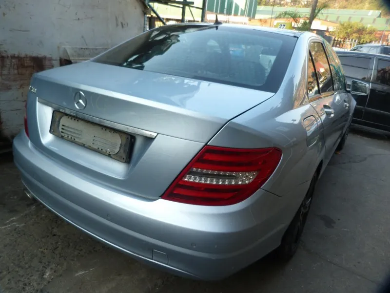 2013 Mercedes-Benz C-Class view 5