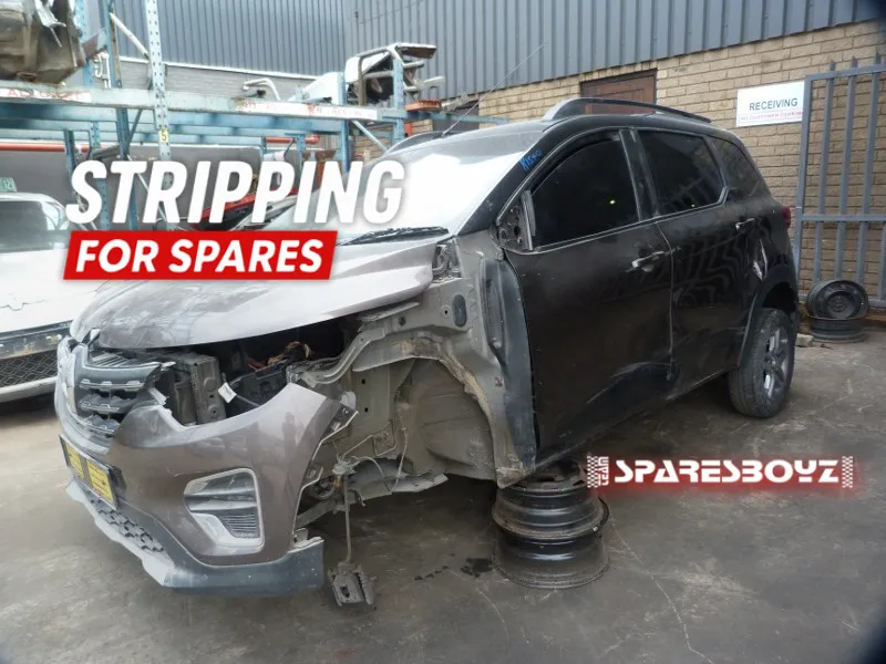 2022 Renault Triber B4DA view 2